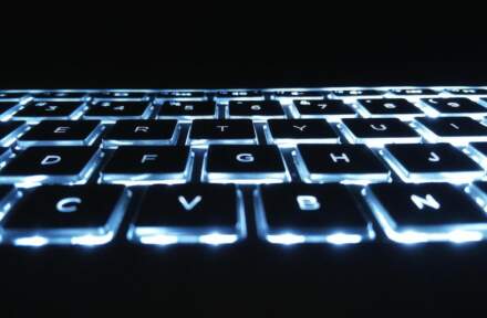 Jak włączyć klawiaturę w laptopie – krok po kroku do rozwiązania problemów